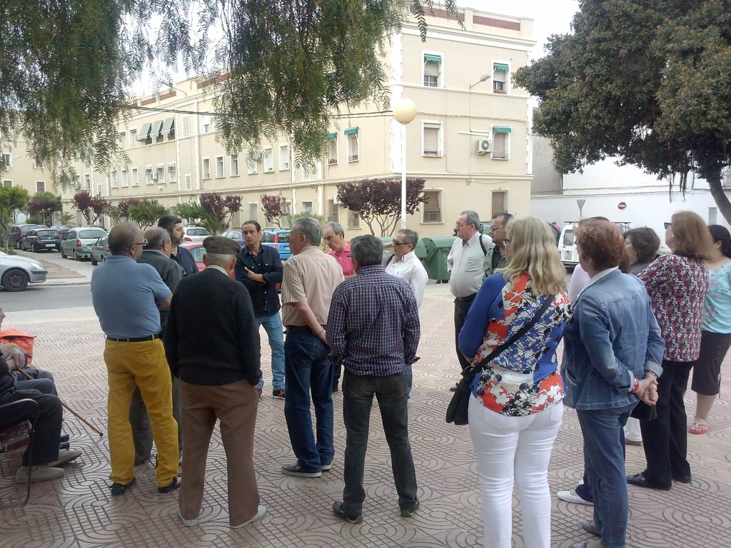 Reunión con los vecinos de la plaza de la Independencia