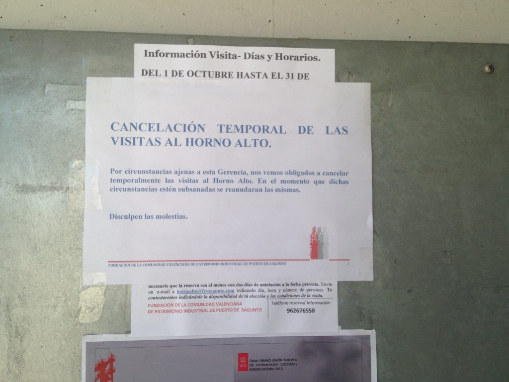 Cartel colocado en la puerta del Horno Alto